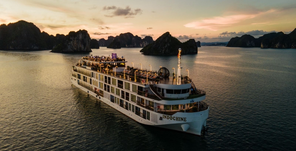 Vietnam Highlights with Halong Bay Cruise Trip